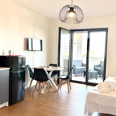 Bari- Private Terrace- 500 M From The Center *